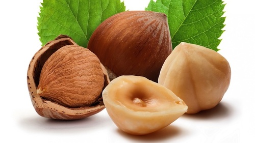 frutta secca nocciole