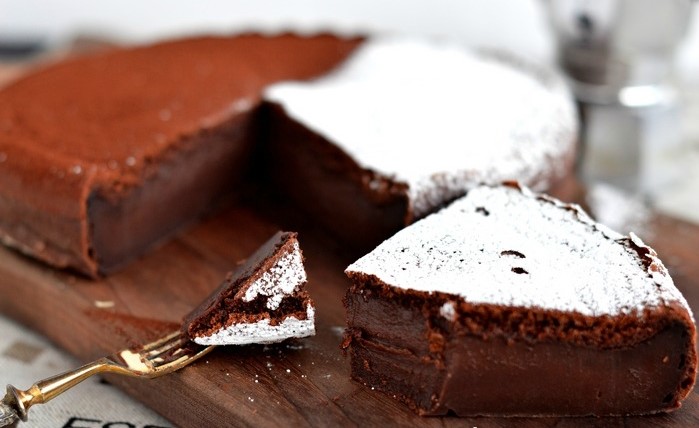 Torta Magica al cioccolato: la ricetta light di 180 Kcal!