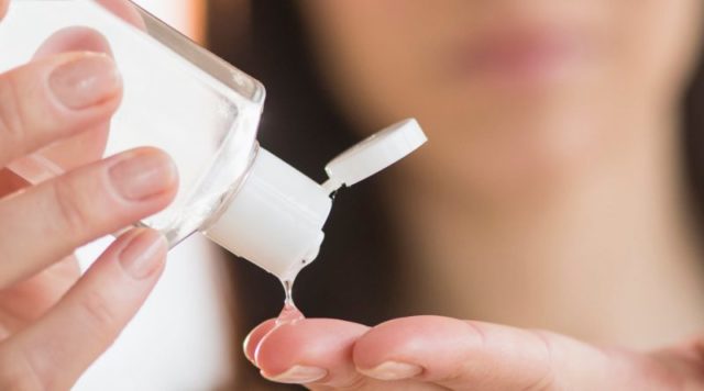Come preparare il disinfettante per le mani 