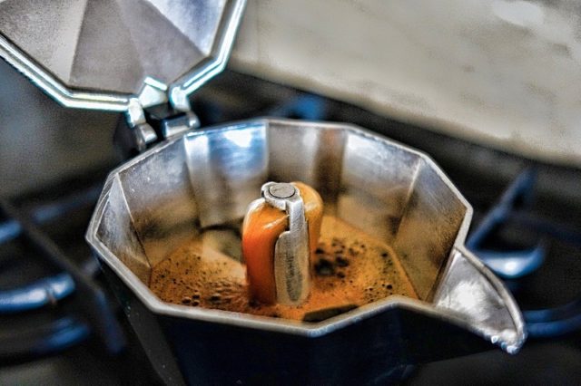 10 errori che commettiamo tutti quando prepariamo il caffè a casa