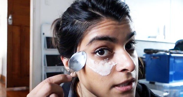 Come eliminare le occhiaie e le borse sotto agli occhi con il bicarbonato di sodio