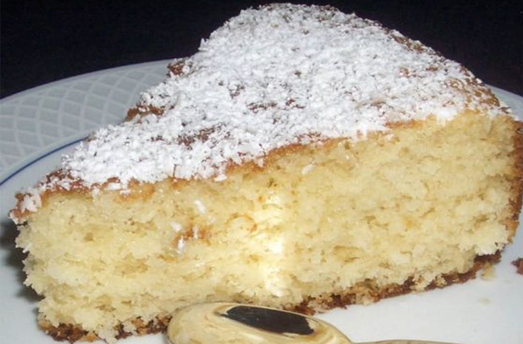 Torta all'acqua e cocco