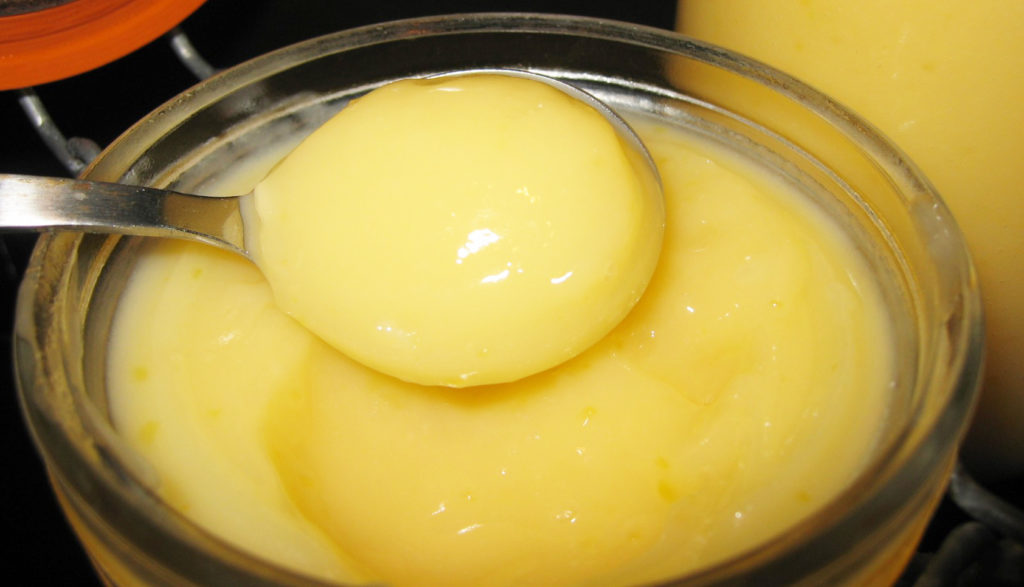 La crema al limone senza uova super leggera: 3 ingredienti, 20 calorie e perfetta a dieta!