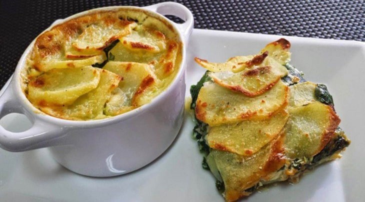 Patate e spinaci gratinati al forno, un secondo piatto gustoso e leggero che ha solo 220 calorie!