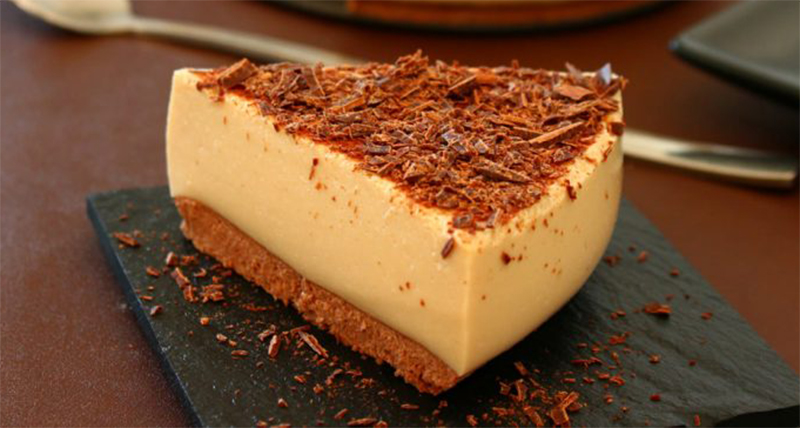 Torta al caffè e yogurt fredda