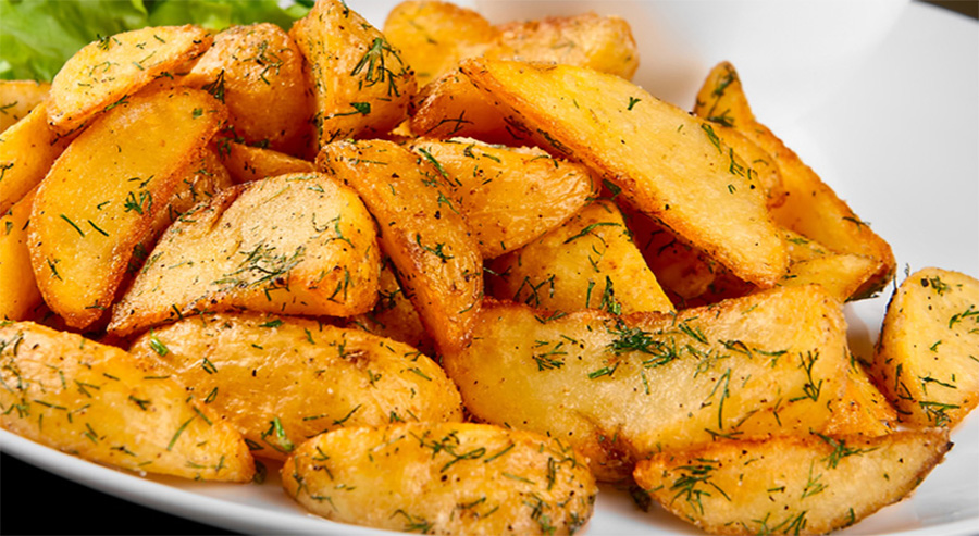 Le patate a spicchi al forno, come farle buone e leggere con sole 100 calorie!
