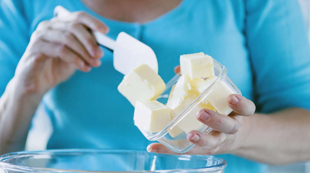 Come sostituire il burro nei dolci con altri ingredienti con meno calorie e più salutari