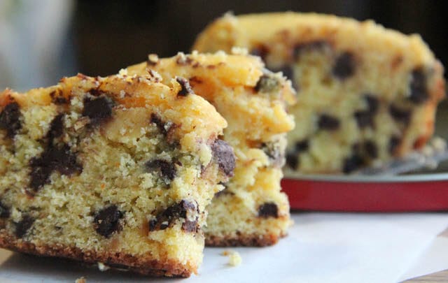 La torta in 5 minuti sofficissima e veloce con gocce di cioccolato e senza burro!