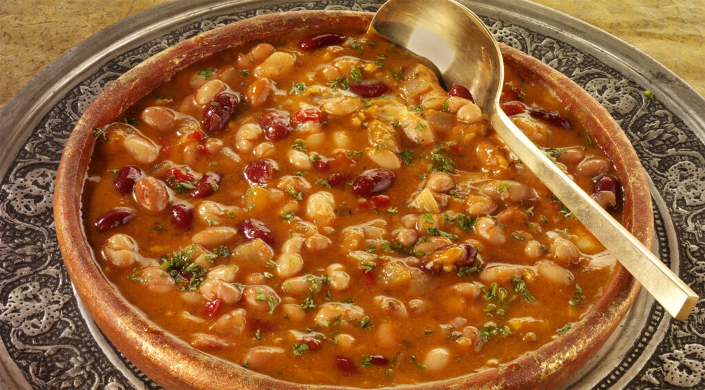 La zuppa di fagioli per rimettersi in forma, un piatto super nutriente con sole 360 calorie!