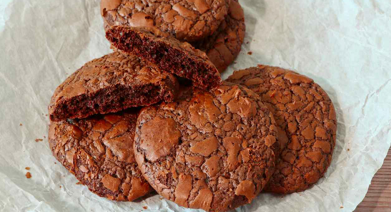 Biscotti al cioccolato e albumi, senza farina, latte, burro e lievito