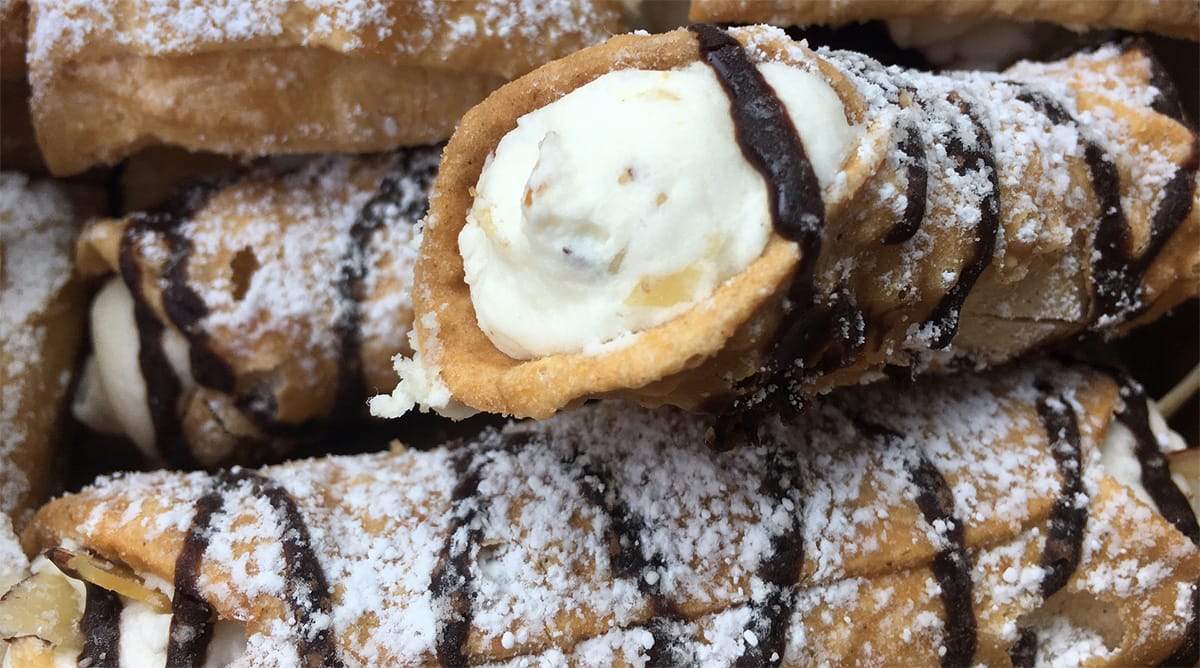 Cannoli di pandoro