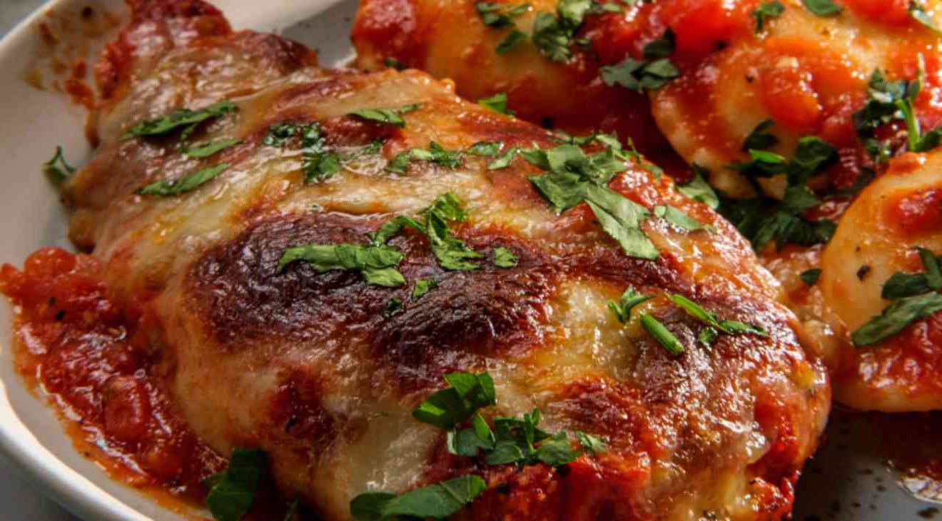 Pollo al pomodoro e mozzarella