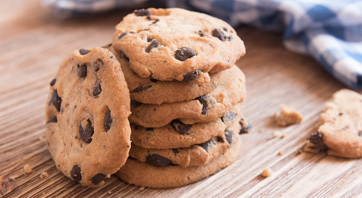 Biscotti gocce di cioccolato e arancia