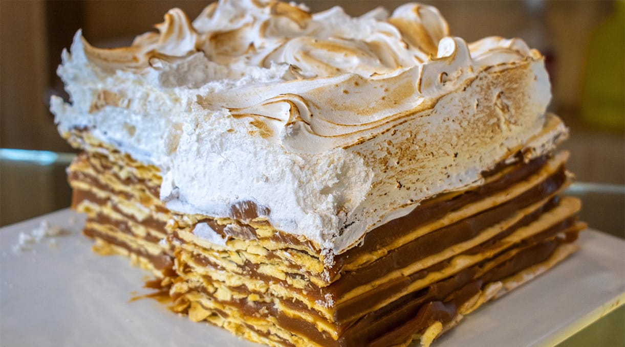 Millefoglie al cioccolato e spuma di yogurt