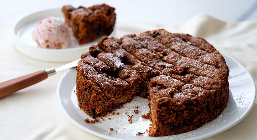 La torta 2 mele al cioccolato e ricotta senza latte né burro. Solo 170 Kcal!