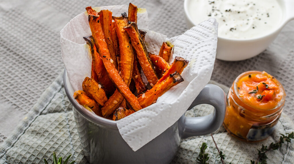Stick di carote arrosto, ottime come contorno o spuntino. Solo 100 Kcal!
