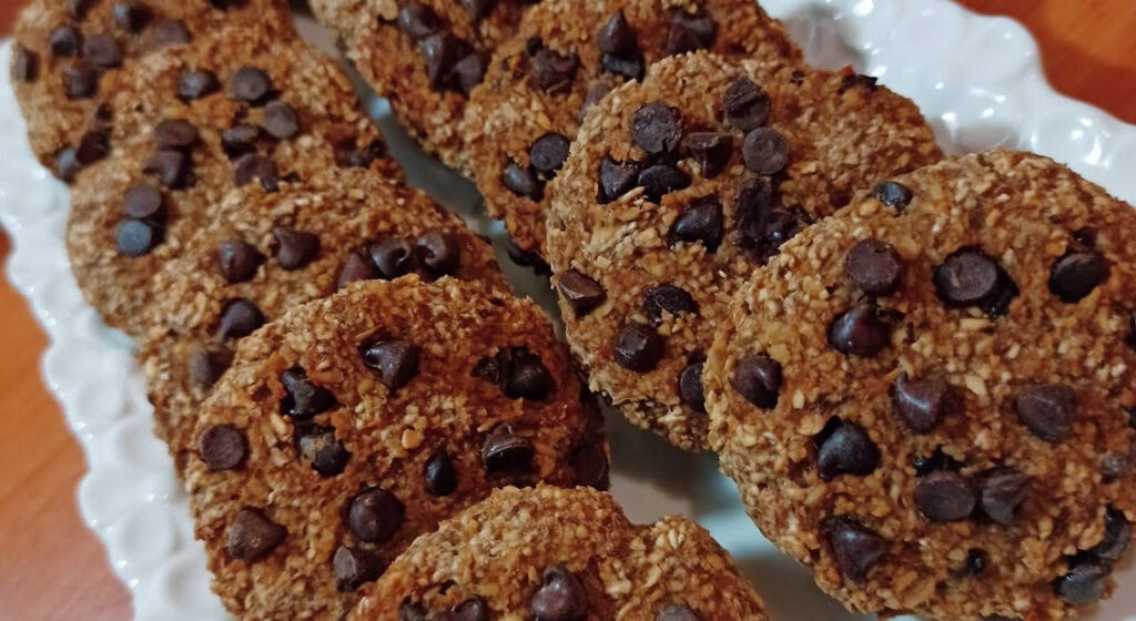 Cookies al cioccolato light, 3 ingredienti e pronti in un baleno. Solo 40 Kcal!