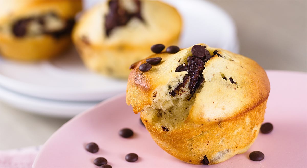 Muffin alla banana e gocce di cioccolato