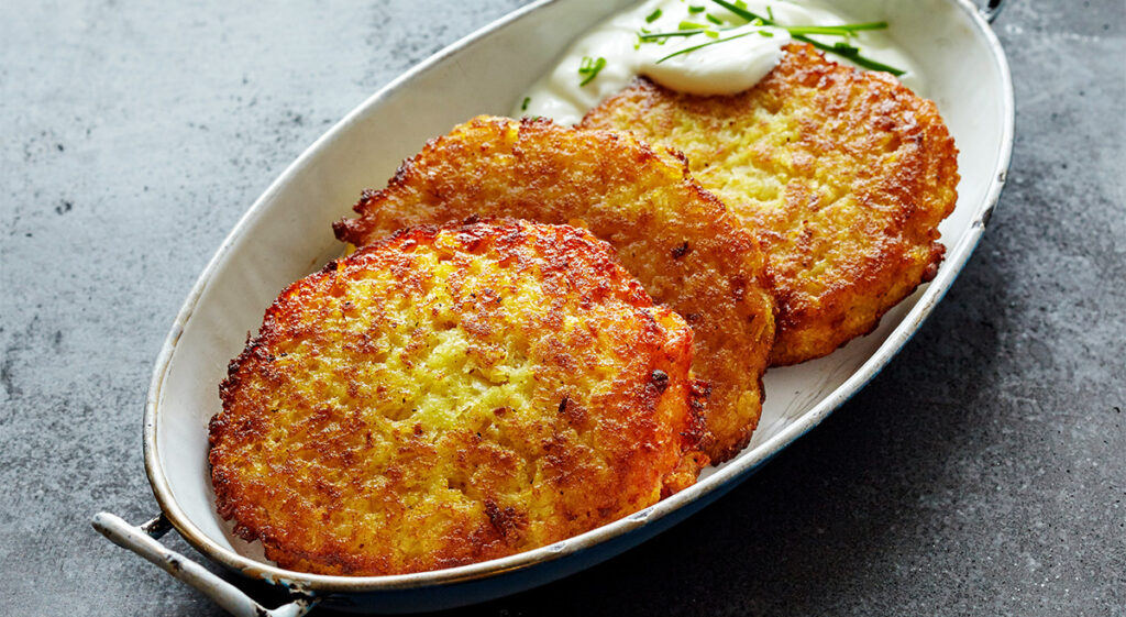 Rosti light, la ricetta svizzera delle patate in padella che vi faranno impazzire. Solo 140 Kcal!