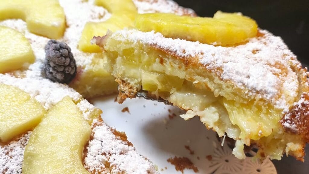 Hai 1 ananas? Prepara questa torta dietetica SENZA burro, è deliziosa. Ha solo 150 Kcal!