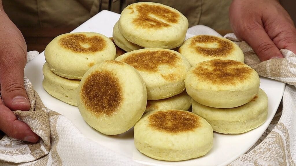 Le pagnottelle senza forno che si cuociono in padella, le farete sempre. Solo 150 Kcal!