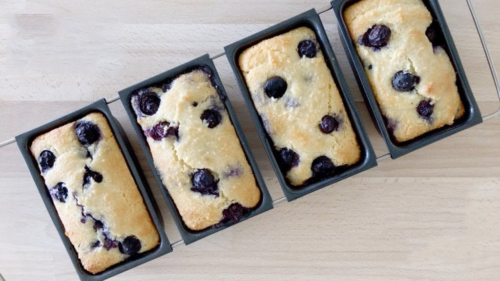 Muffin keto ai mirtilli, così buoni che li mangerai sempre a colazione. Solo 150 Kcal!