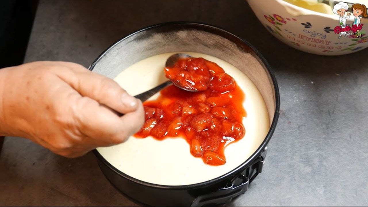 Torta col cuore di fragole