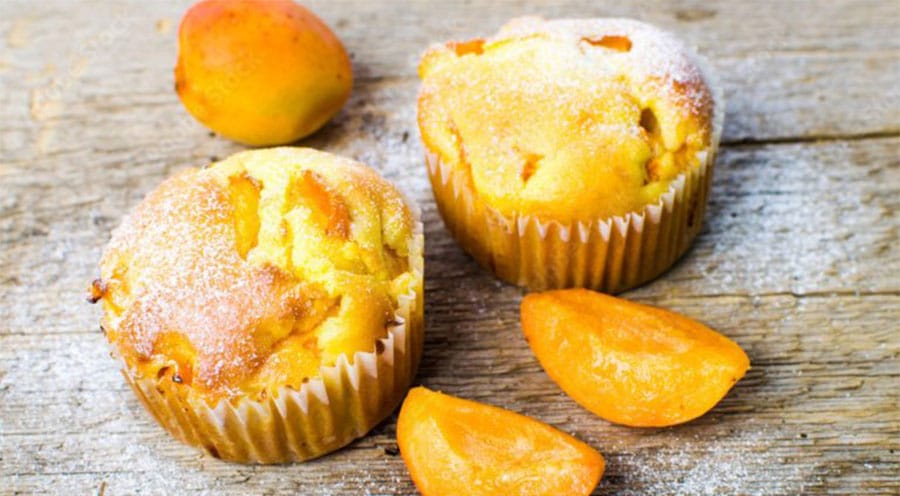 Muffin di albicocche, come farli soffici e gustosi per una colazione da favola. Solo 100 Kcal!