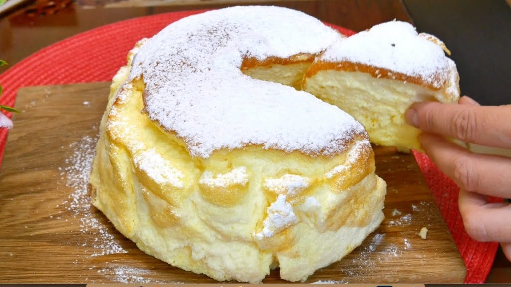 Una torta così soffice non l’ho mai provata, pochissimi ingredienti e ha solo 100 calorie!