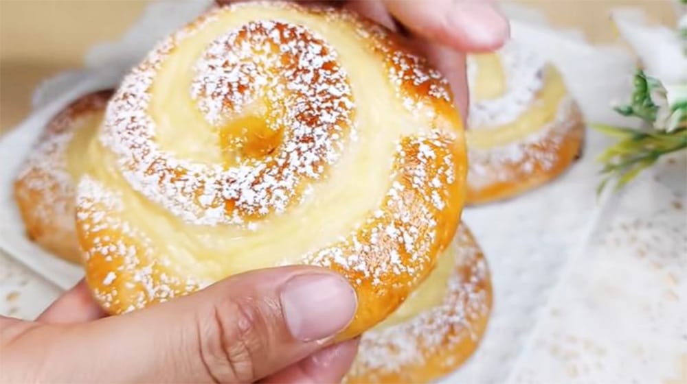 Brioche all’albicocca e crema light, non le avete mai mangiate così morbide. Solo 160 Kcal!