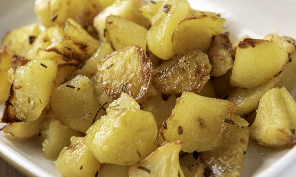 5 trucchi per cuocere le patate al forno in maniera perfetta