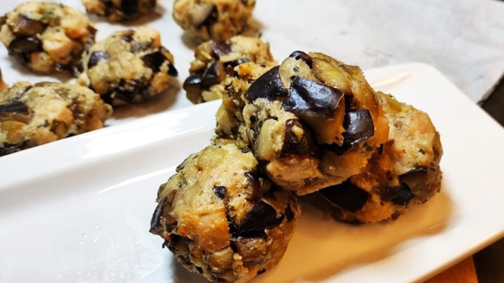 Le polpette di melanzane al forno, senza grassi e con poche calorie. Solo 50 Kcal!