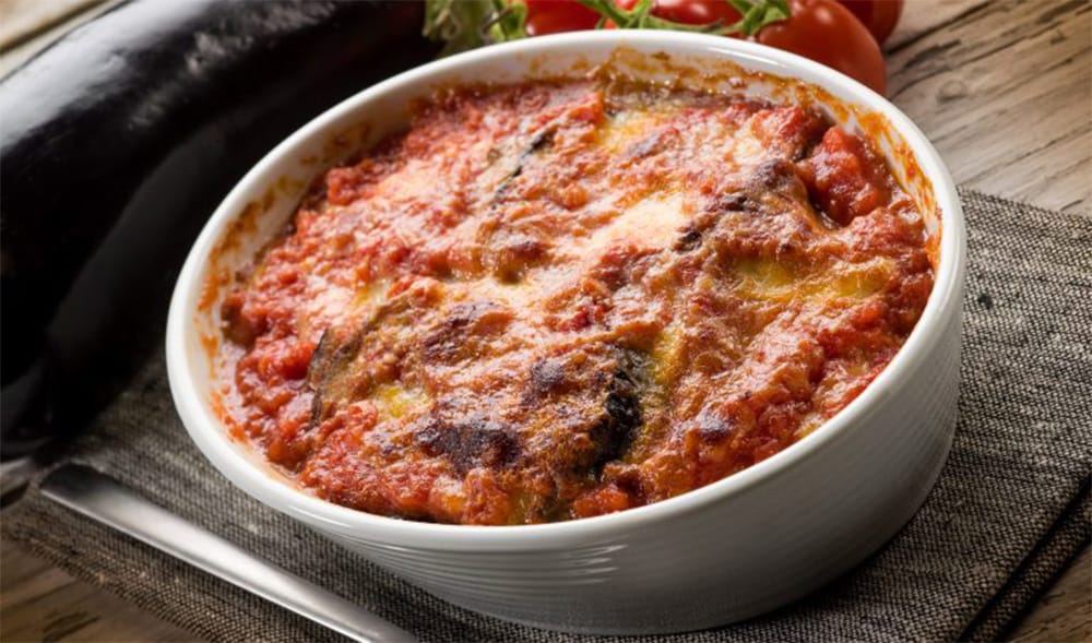 Il timballo di riso alla parmigiana senza grassi, pronto in 4 minuti. Ha solo 370 Kcal!