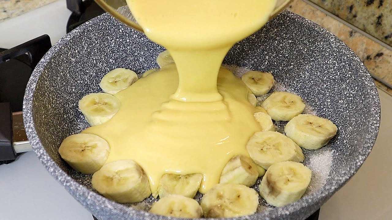 La torta alle banane light, si cuoce in padella in 5 minuti. Solo 110 Kcal!