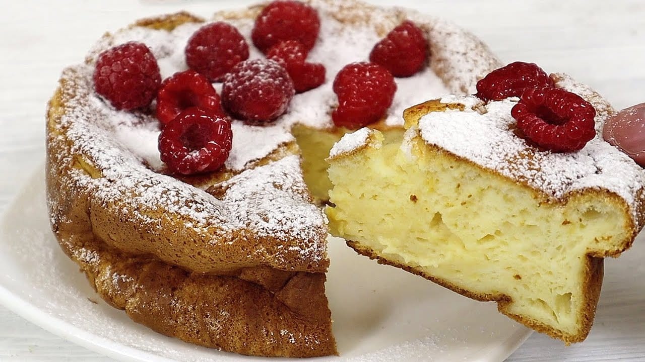 Torta allo yogurt e frutti di bosco