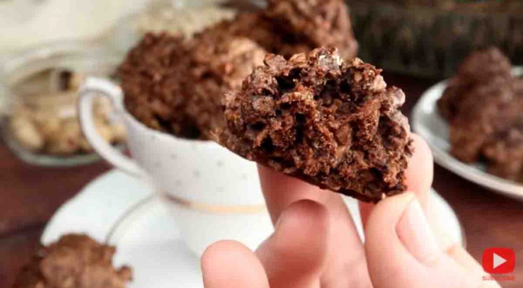Biscotti al cacao e farina d’avena, ottimi per bruciare calorie e restare in forma. Solo 60 Kcal!
