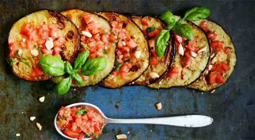 Le melanzane alla crudaiola, un contorno sfizioso e leggero con sole 70 Kcal!