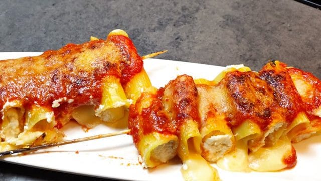 Paccheri ripieni al forno: senza olio e con poche calorie. Solo 280 Kcal!