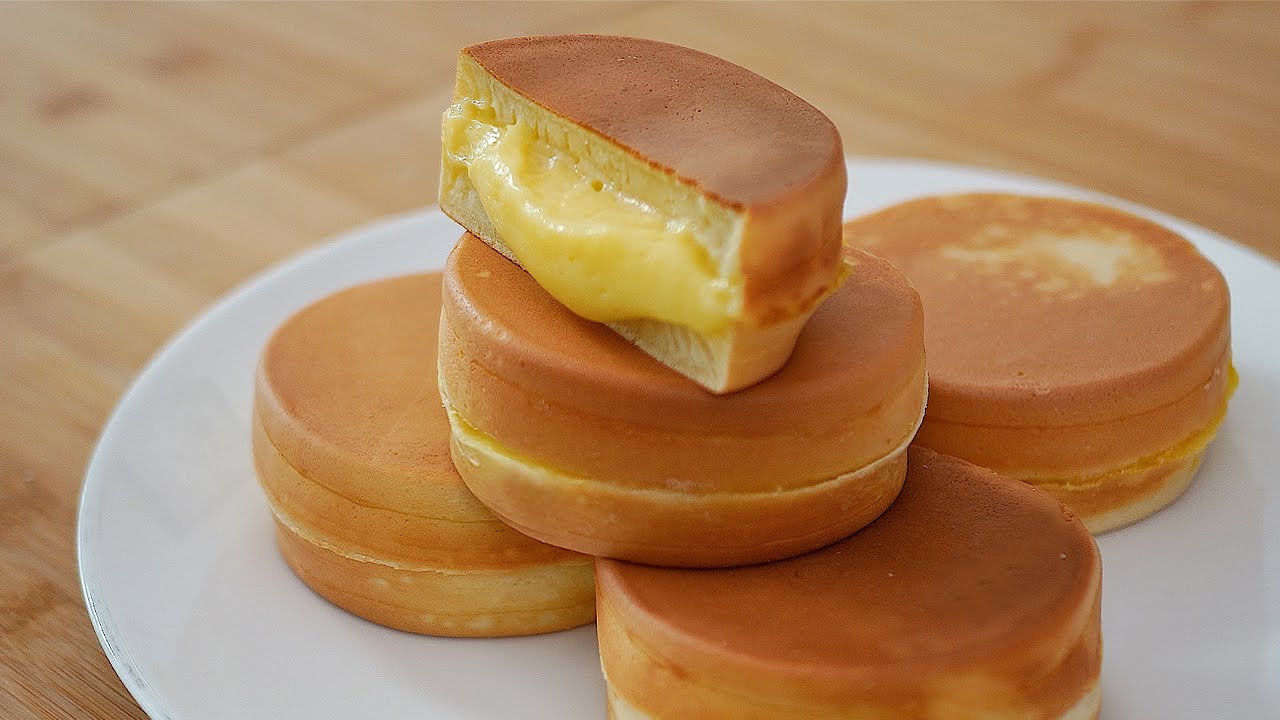 Pancake ripieni di crema pasticcera