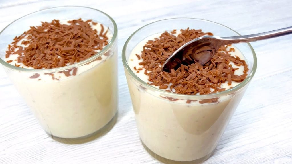 Dessert cremoso al bicchiere, con 3 ingredienti e pronto in 5 minuti. Solo 170 Kcal!