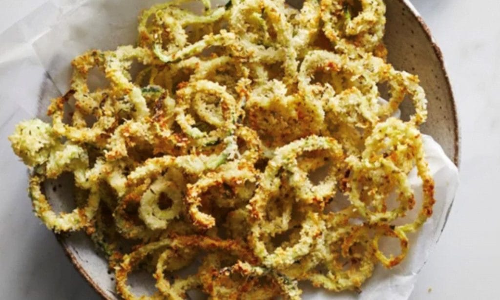 Patatine di zucchine, così buone che le farete sempre come contorno. Solo 130 Kcal!