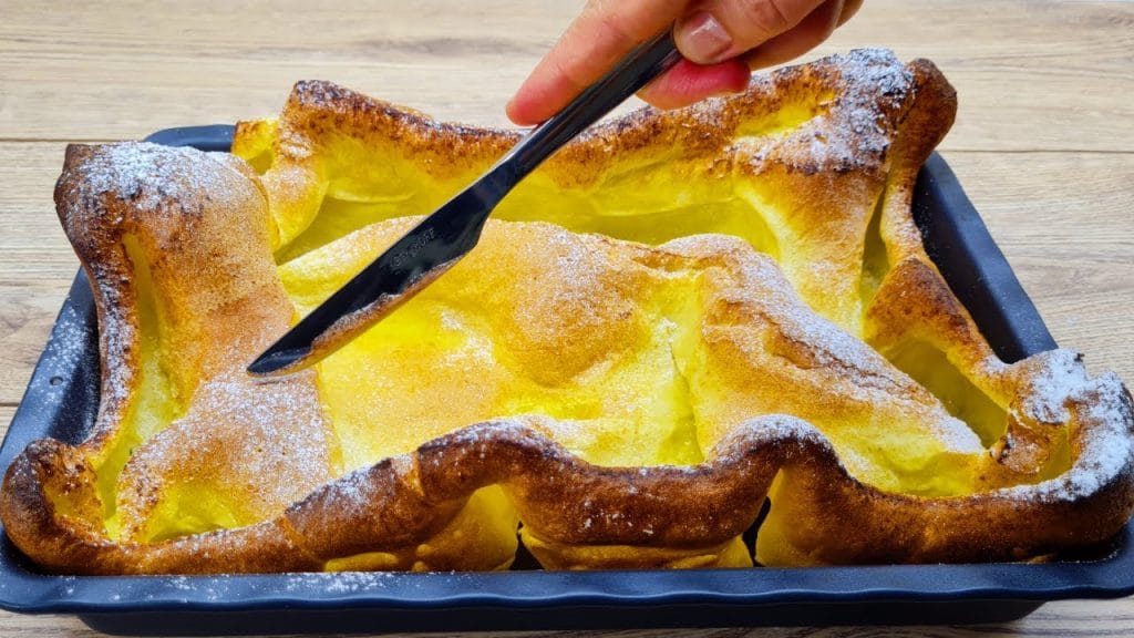 Torta povera in forno, con 4 ingredienti e pronta in 5 minuti. Solo 150 Kcal!