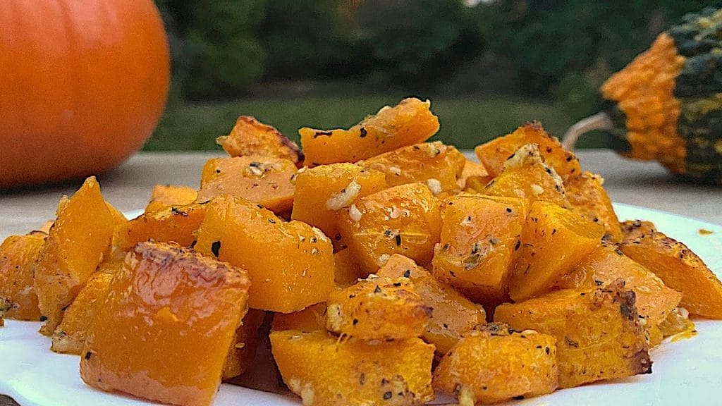 La zucca al forno così non l’avete mai provata, meglio delle patate. Solo 160 Kcal!