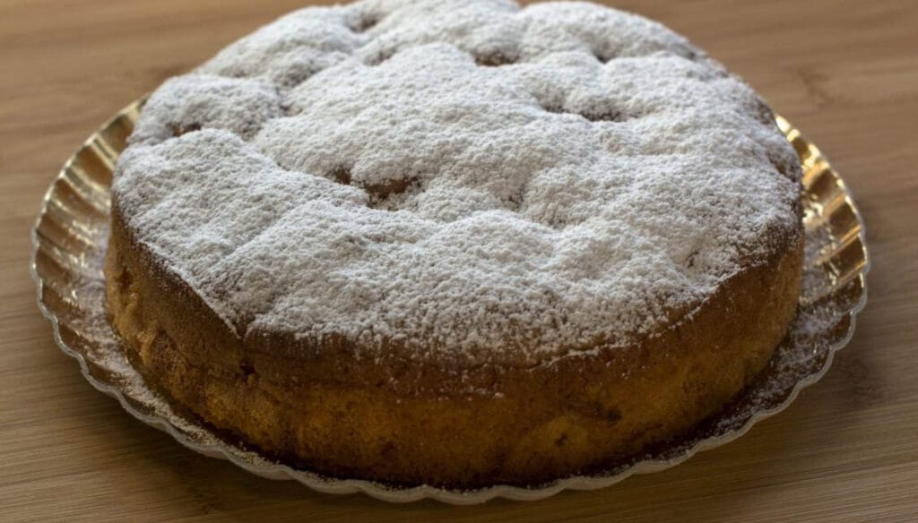 Torta di mele morbidona: proprio come quella della nonna, ma con sole 160 calorie