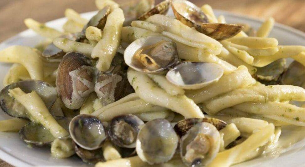 Pasta vongole e patate cremose