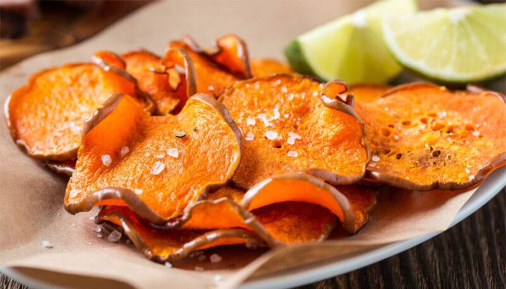 Solo 40 calorie! Le chips di zucca, ancora più buone delle patatine fritte
