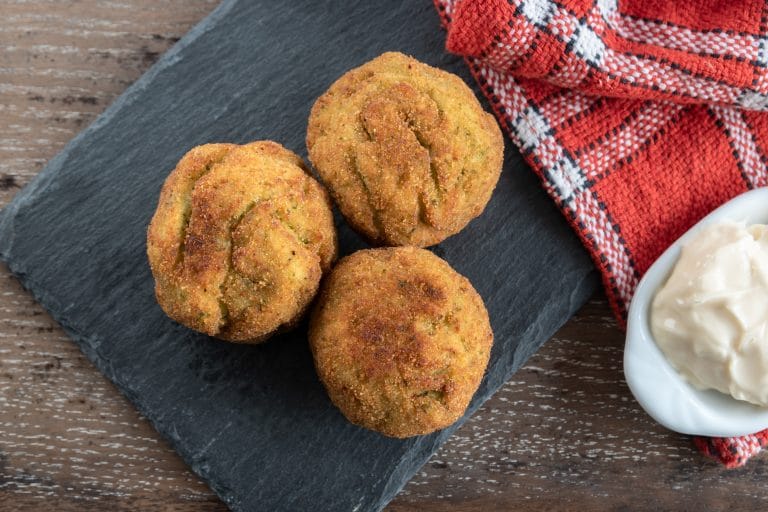 Broccoli impanati al forno, ancora più buoni della carne; li mangeranno tutti. Solo 70 Kcal!