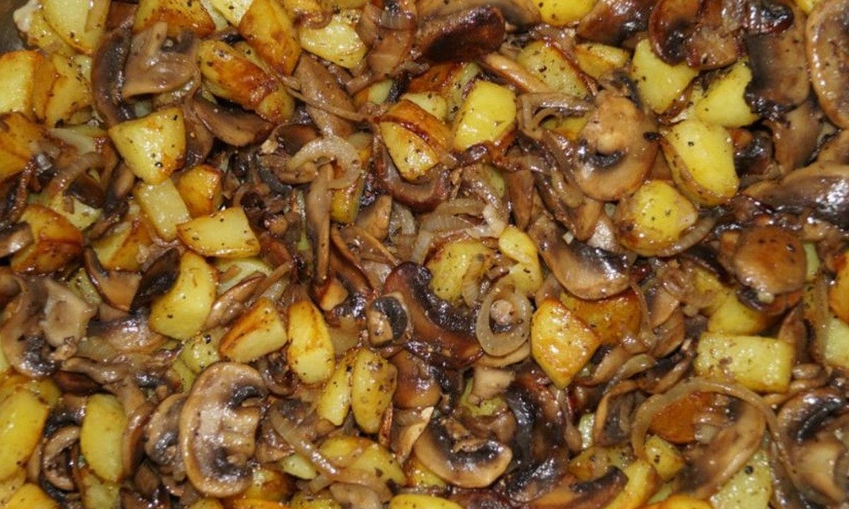 Patate e funghi al forno