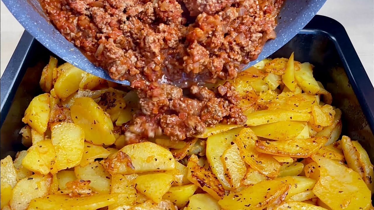 Patate e macinato al forno