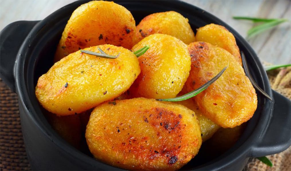 Patate novelle al forno, come farle perfette e morbide con questo trucchetto! Solo 160 Kcal